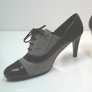 Vintage Black Houndstooth Oxford Pumps